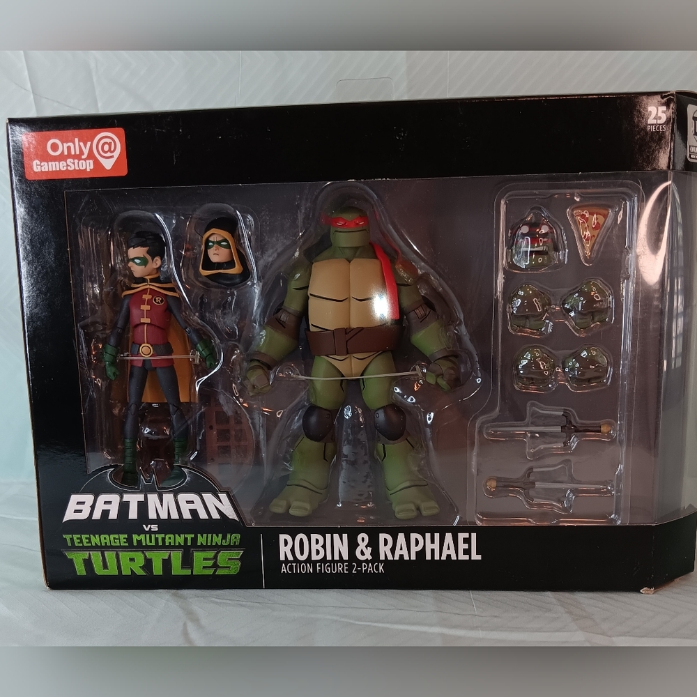 DC Batman vs Teenage Mutant Ninja Turtles 2-Pack Robin & Raphael GameStop Excl.
